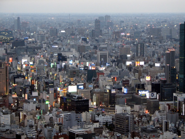 Ginza_area_at_dusk_from_Tokyo_Tower.jpg